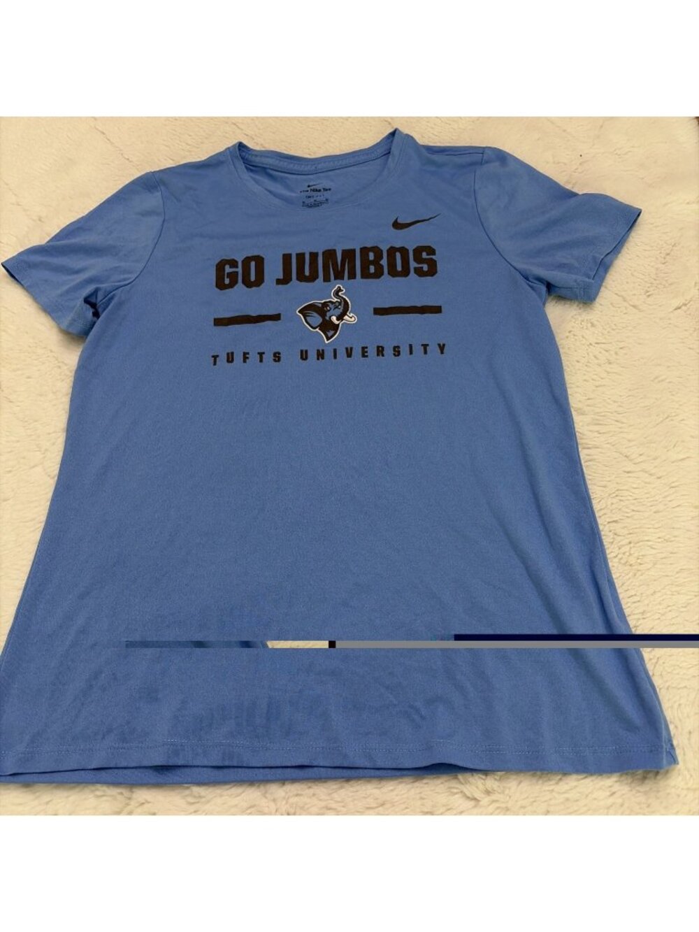 The Nike T Dry Fit Women’s Medium Go Jumbos Tufts University